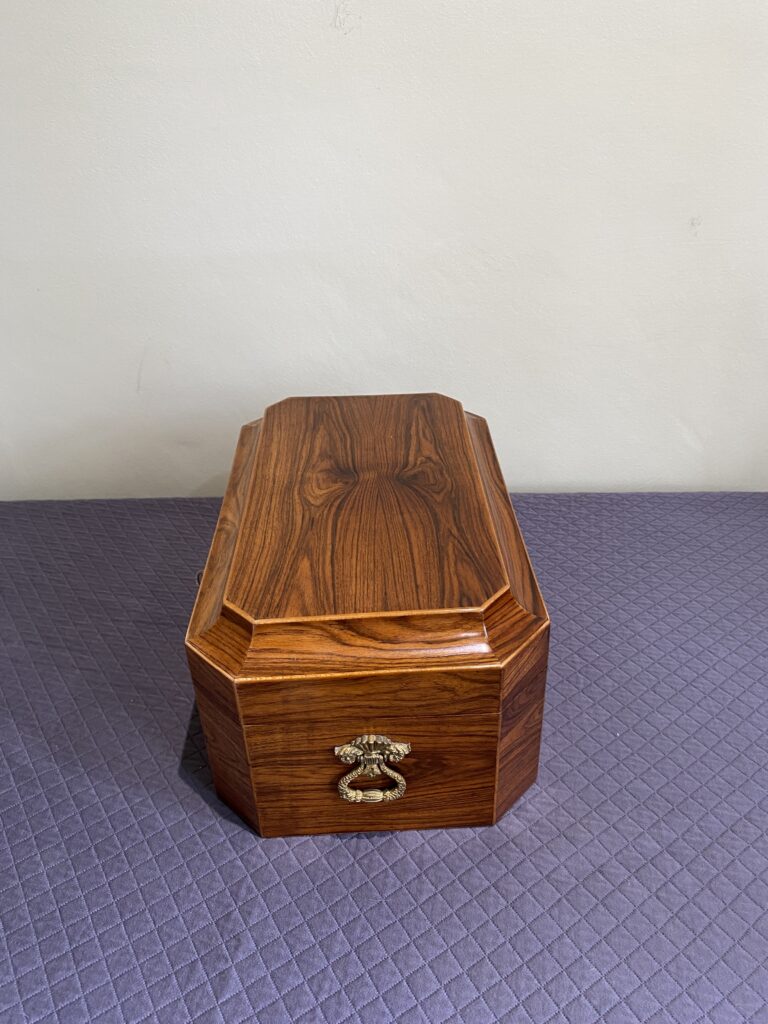Early 19th cent Rosewood jewelery box with lift out tray interior, with canted corners and scotia moulding to top.