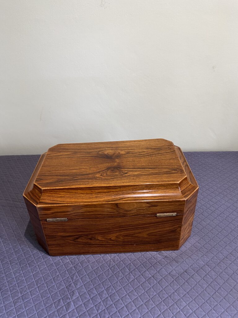 Early 19th cent Rosewood jewelery box with lift out tray interior, with canted corners and scotia moulding to top.